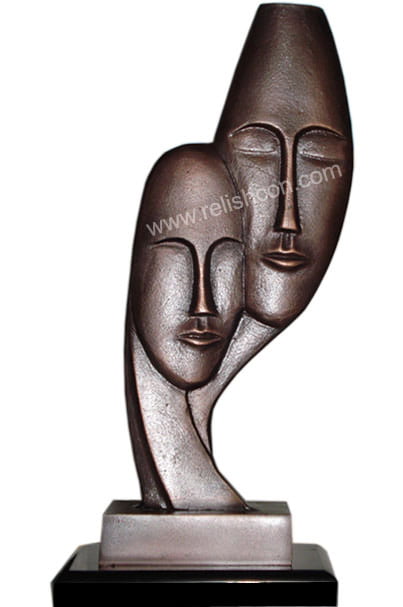 <span style="margin: 0px 0px 5px 0px; font-weight: 600;">R-777</span><br />Devotion-Face