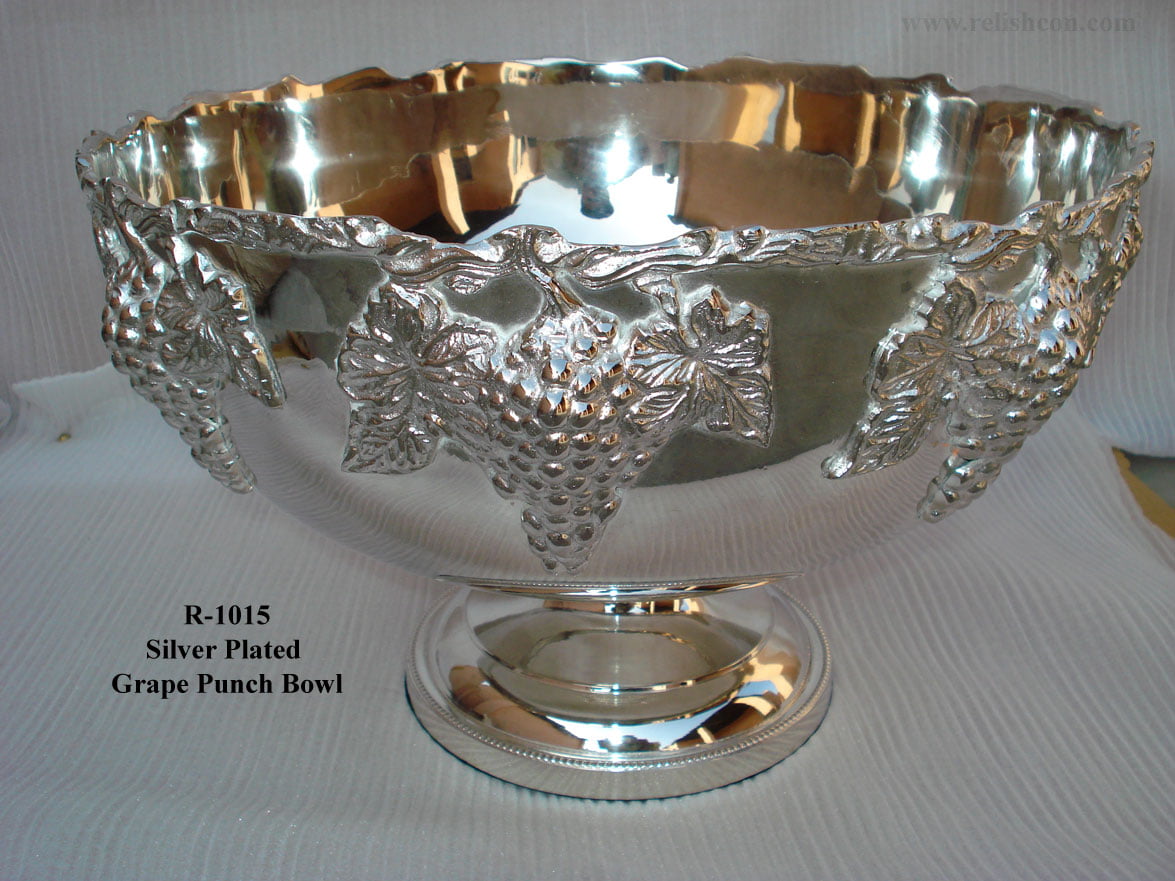 <span style="margin: 0px 0px 5px 0px; font-weight: 600;">R-1015</span><br />Silver Plated Grape Punch Bowl