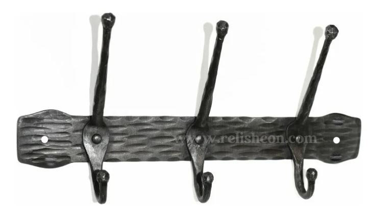 <span style="margin: 0px 0px 5px 0px; font-weight: 600;">R-3411</span><br />Hand Forged Hanger