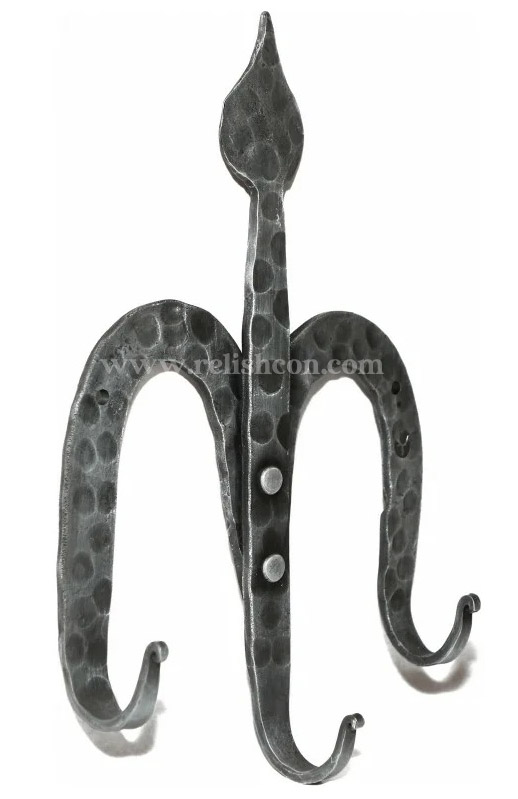<span style="margin: 0px 0px 5px 0px; font-weight: 600;">R-3415</span><br />Hand Forged Trident Hanger