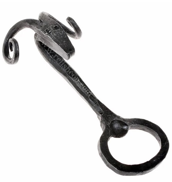 <span style="margin: 0px 0px 5px 0px; font-weight: 600;">R-3731</span><br />Hand Forged Opener